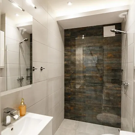 Urban Chic - - Center - Piecewska *